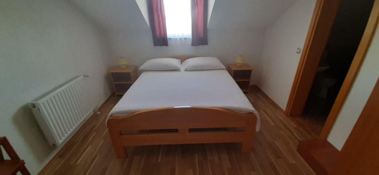 Rooms Jure Sabljak Грабовац Екстериор снимка